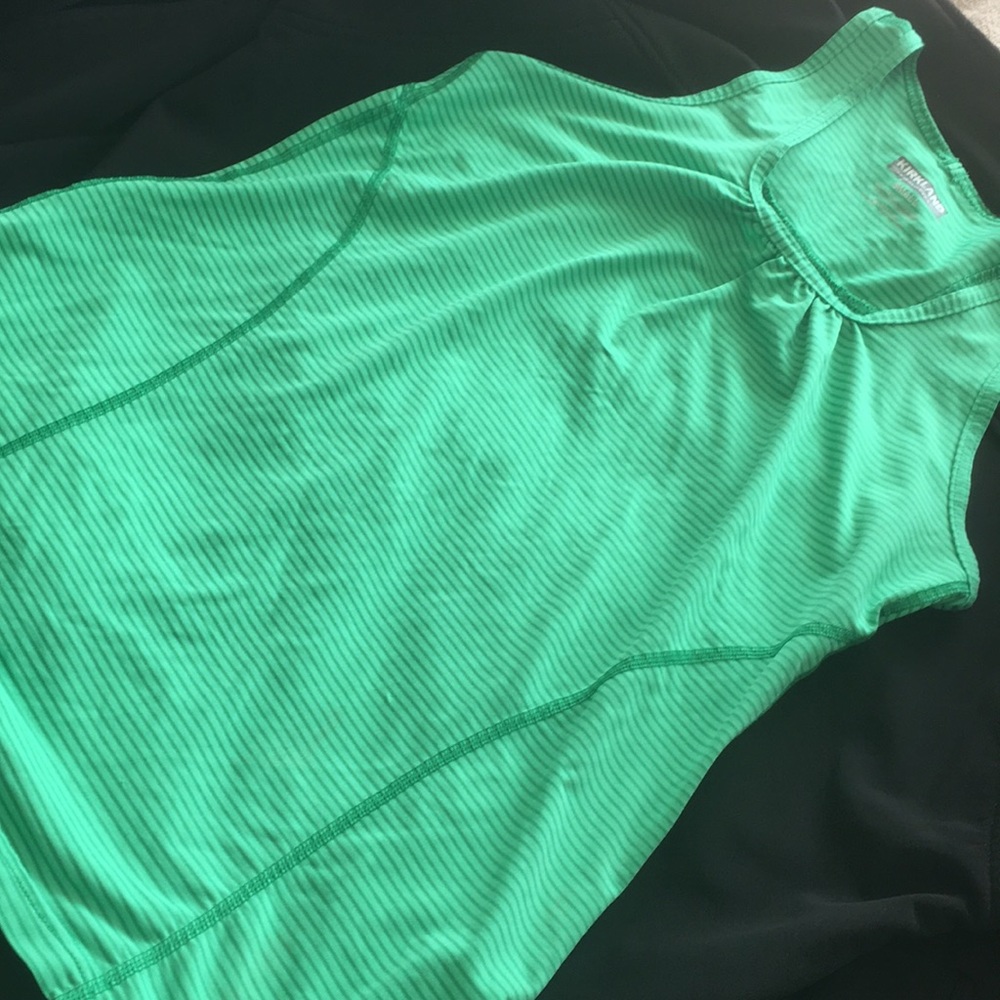 Two workout Tops - Picture 3 of 7